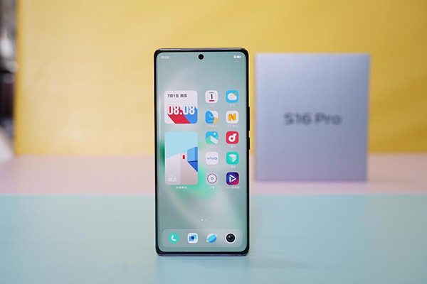 vivo S16 Pro是OLED屏还是LCD屏，分辨率是多少