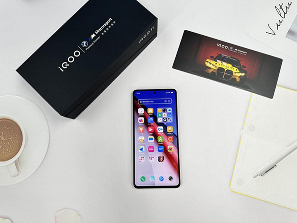 vivo iQOO 11是什么操作系统，体验好吗