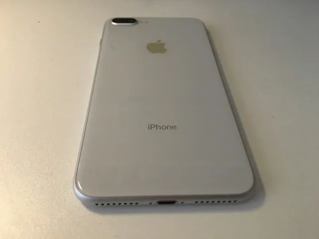 还有多少人在用iPhone8P？你觉得这款苹果手机能再战几年？