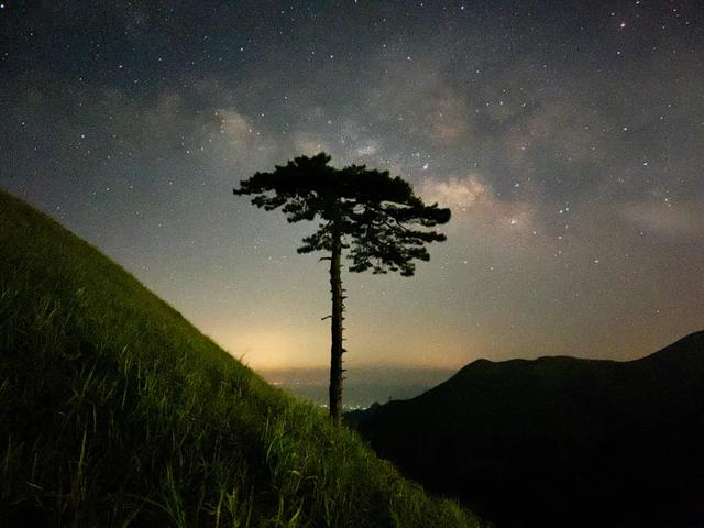 苹果手机拍照技巧教程（iphone相机最佳设置指南）