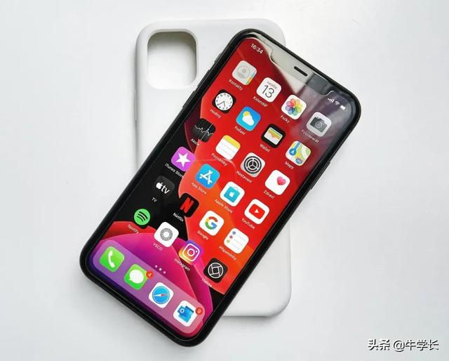 iphone11死机重启方法（iphone11黑屏怎么解决）