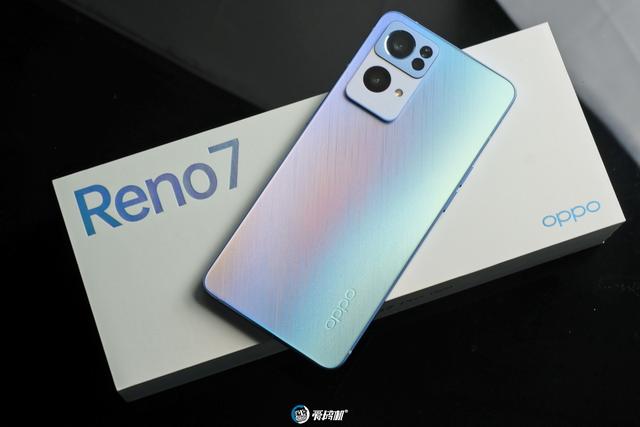 opporeno7pro参数配置[opporeno7pro测评报告]