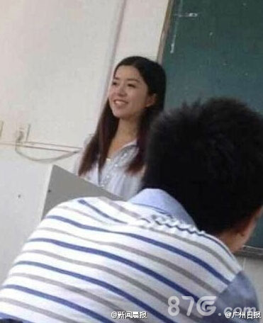 西南财经大学日语美女老师网络走红人家的老师！