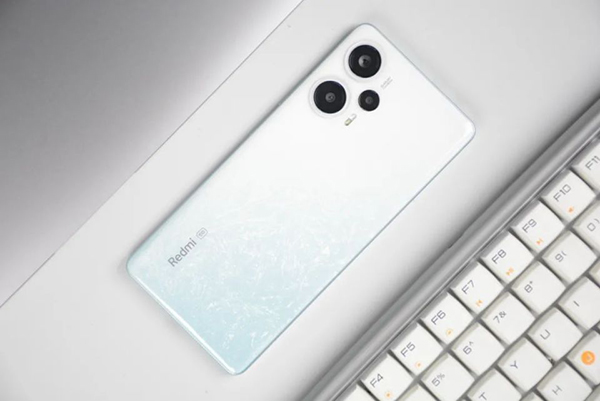 红米Note12 Turbo超广角镜头光圈是多大