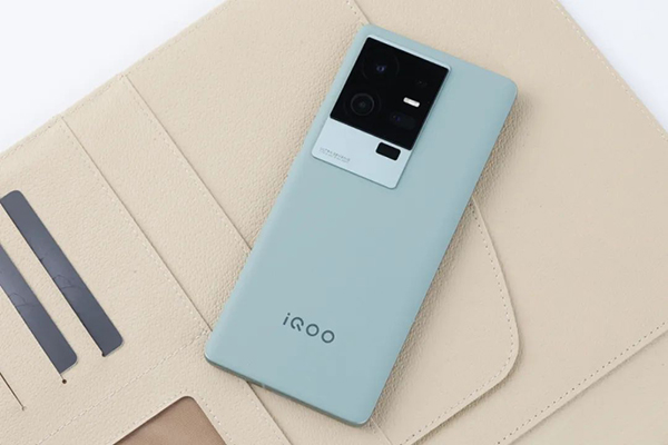 vivo iQOO 11 Pro人像长焦镜头焦距是多少