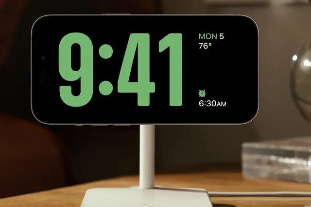 苹果宣布 StandBy 功能：让 iPhone 变身智能屏幕